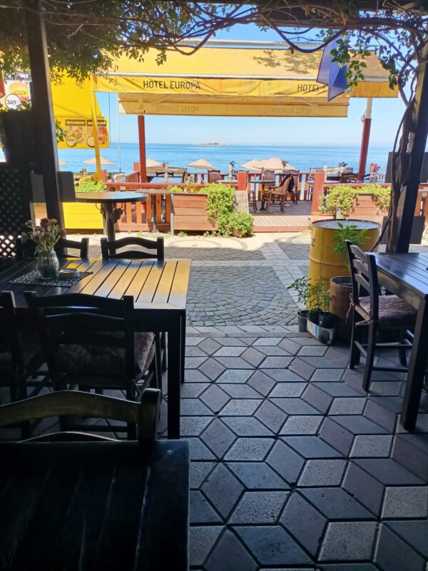 Kafeterya & Güneş Terası